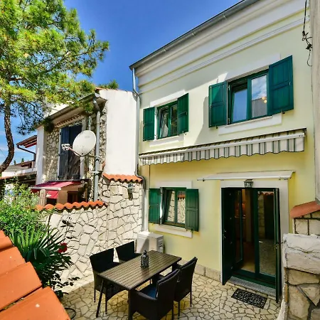 Divna By Interhome Selce