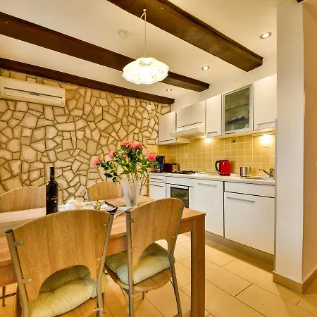 Divna By Interhome * Selce