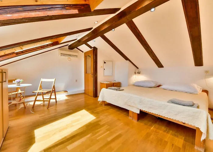 Divna By Interhome Selce